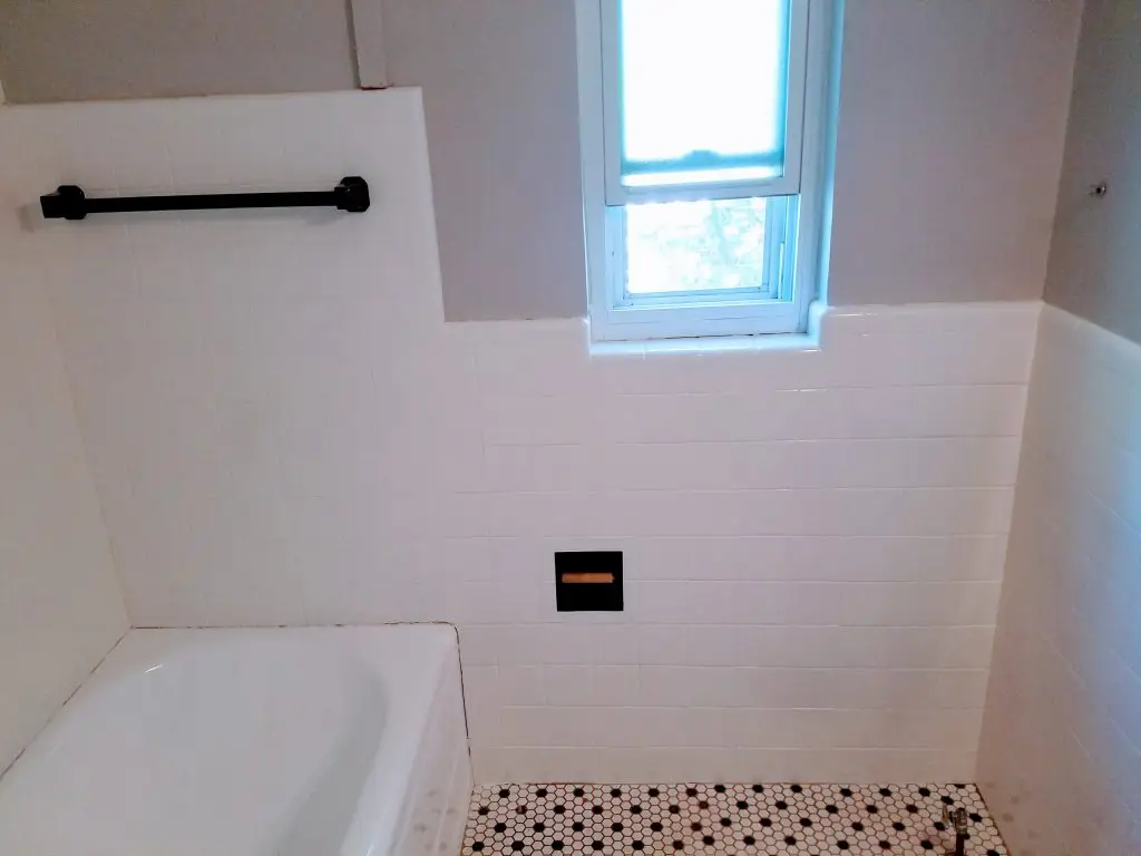 Tile refinishing and resurfacing in Denver